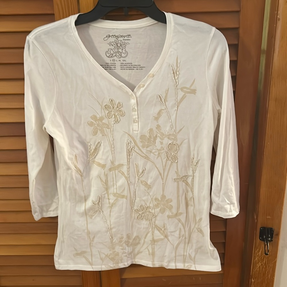 Green Source ivory long sleeve top.   NWOT